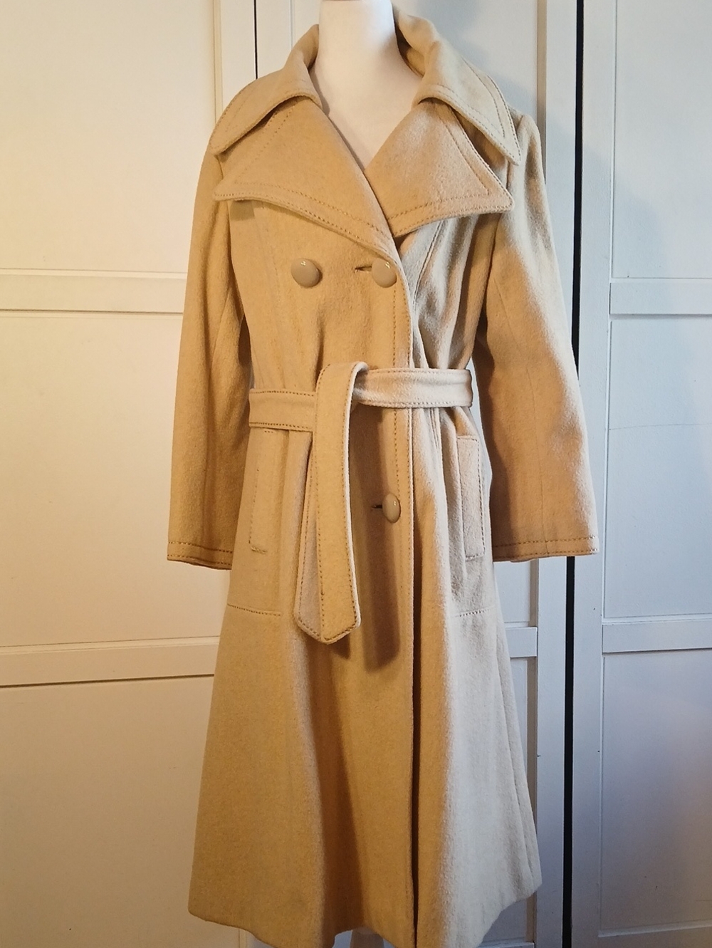 Classic Vintage Women's Long Belted Wool Coat - Camel